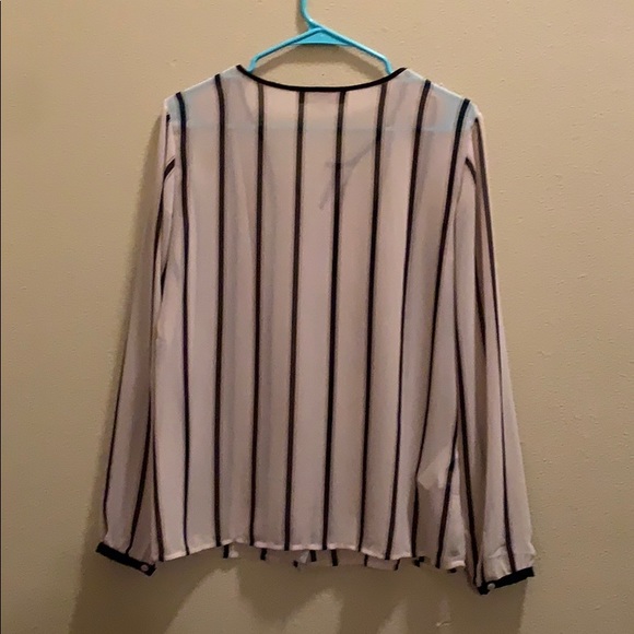 Loft- Button down blouse - Picture 2 of 3